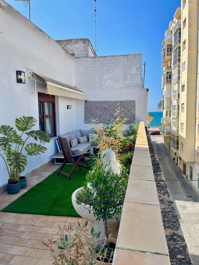 Gatu Premium Atico Caleta , Preferente Mayores De 25 Anos Y Familias *