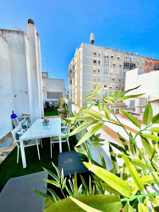 Gatu Premium Atico Caleta , Preferente Mayores De 25 Anos Y Familias * Cadiz